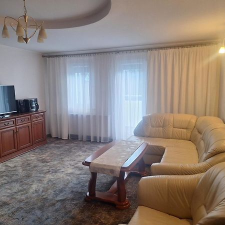Hotel W Dobieszkowie Стрикув Екстер'єр фото