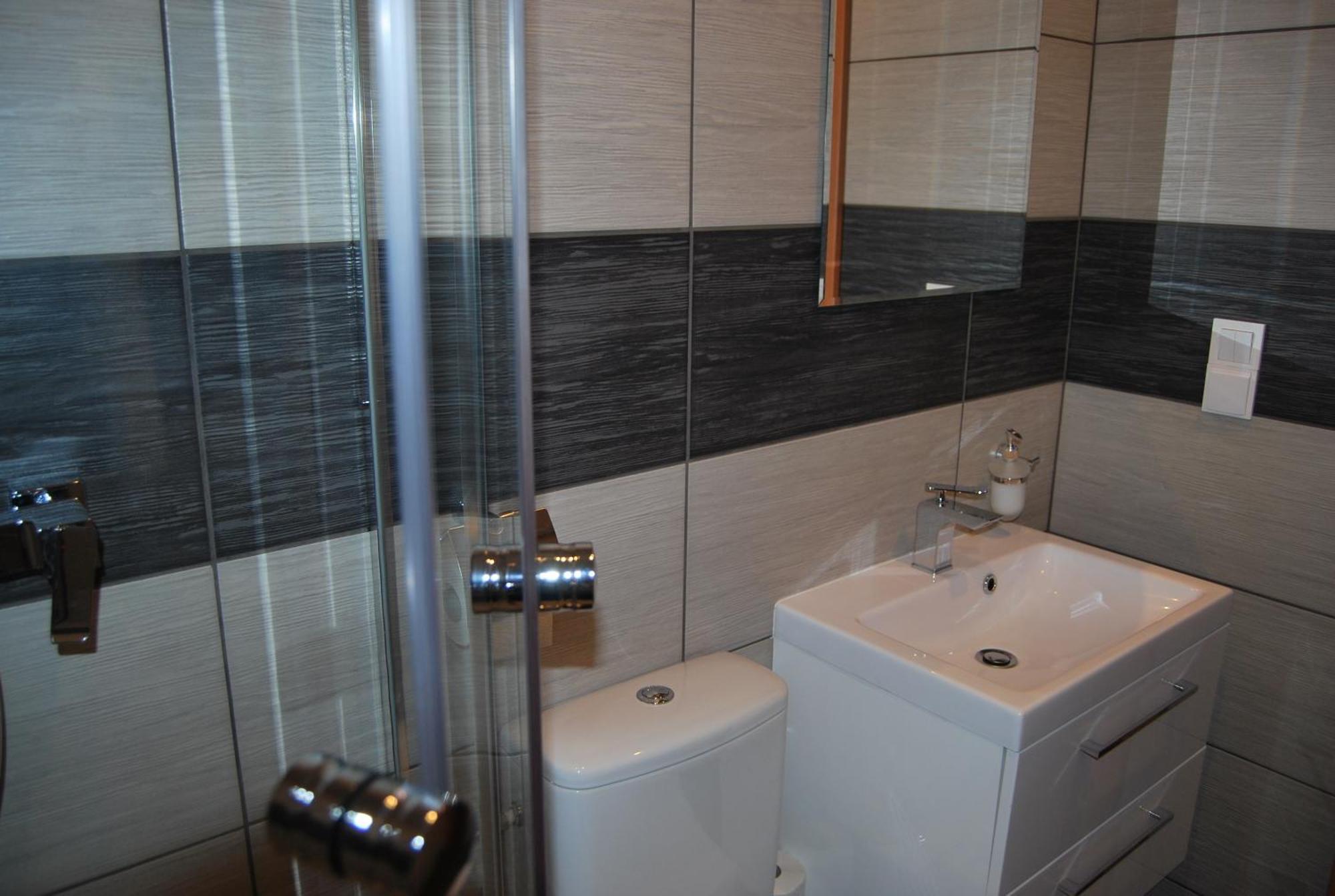 Hotel W Dobieszkowie Стрикув Екстер'єр фото