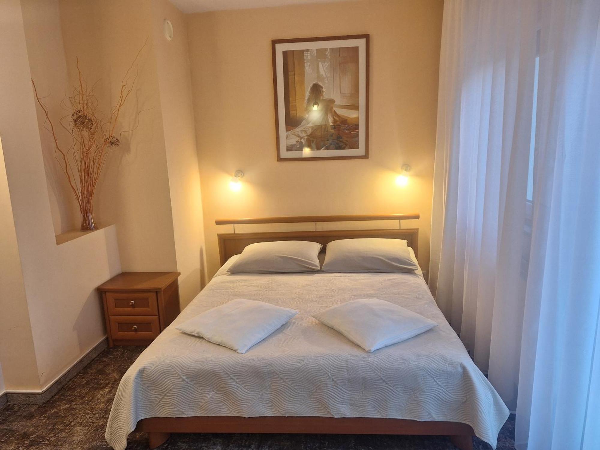 Hotel W Dobieszkowie Стрикув Екстер'єр фото